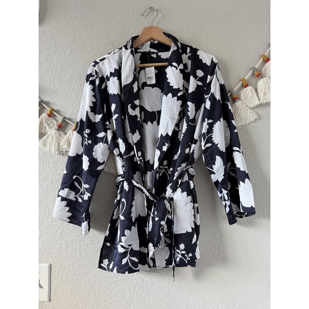 Ann Taylor Navy White Floral Wrap Kimono Belted Top Boho Beachy Careerwear NWT